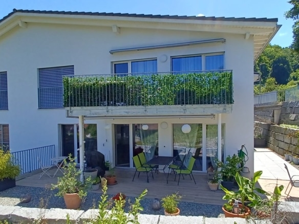 Grosszügige 3.5-Zimmer-Wohnung mit Terrasse in Hellikon