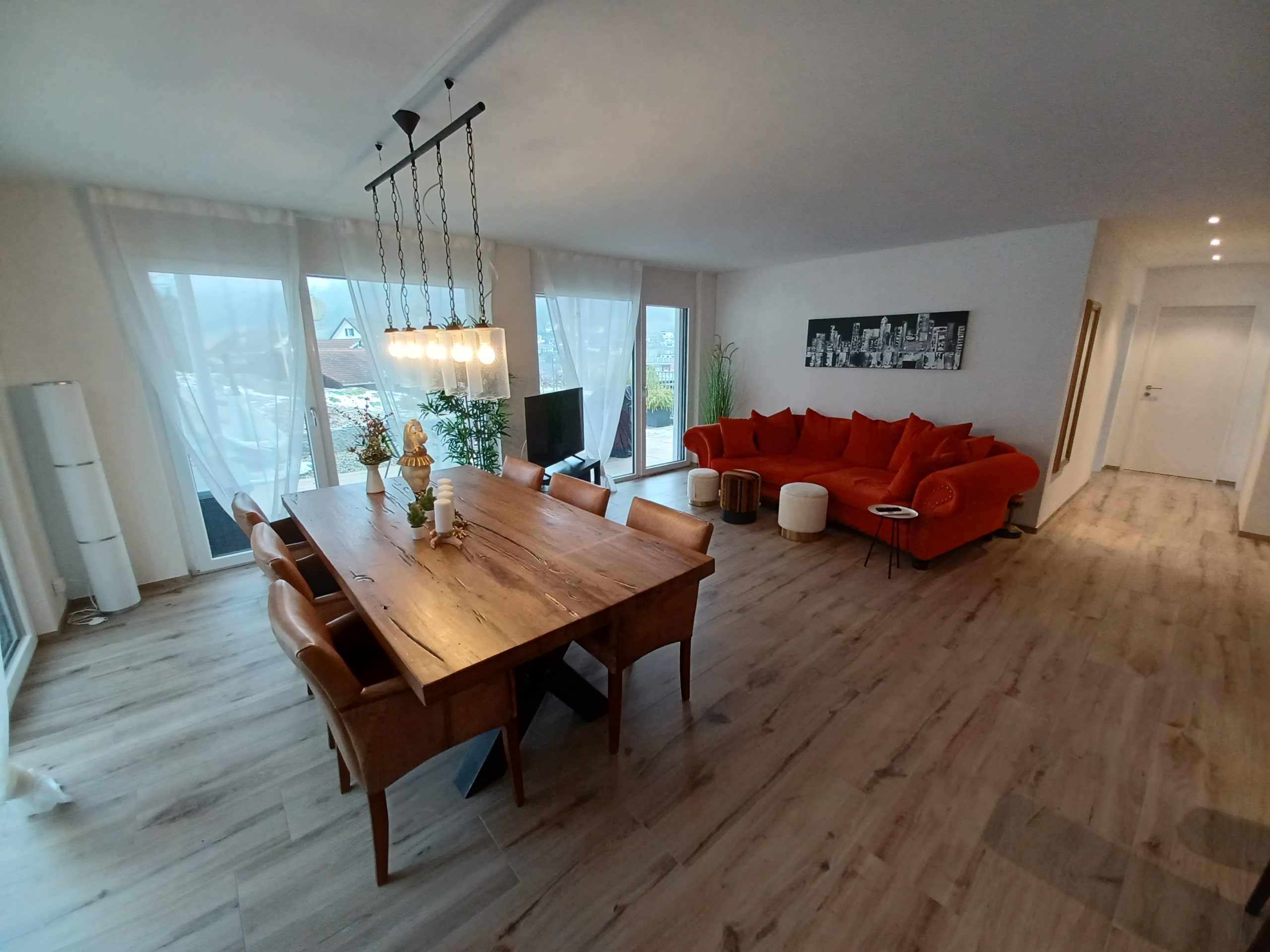 003_Wohnen-scaled Grosszügige 3.5-Zimmer-Wohnung mit Terrasse in Hellikon