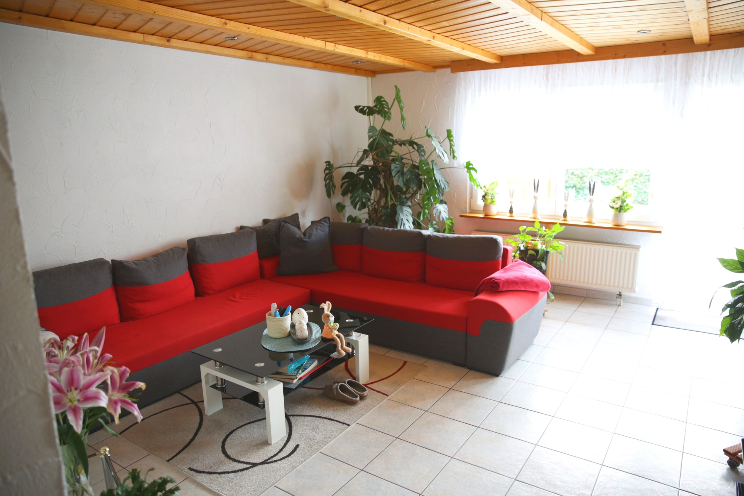 Wohnzimmer-1-scaled Attraktives Mehrfamilienhaus in Buttwil AG