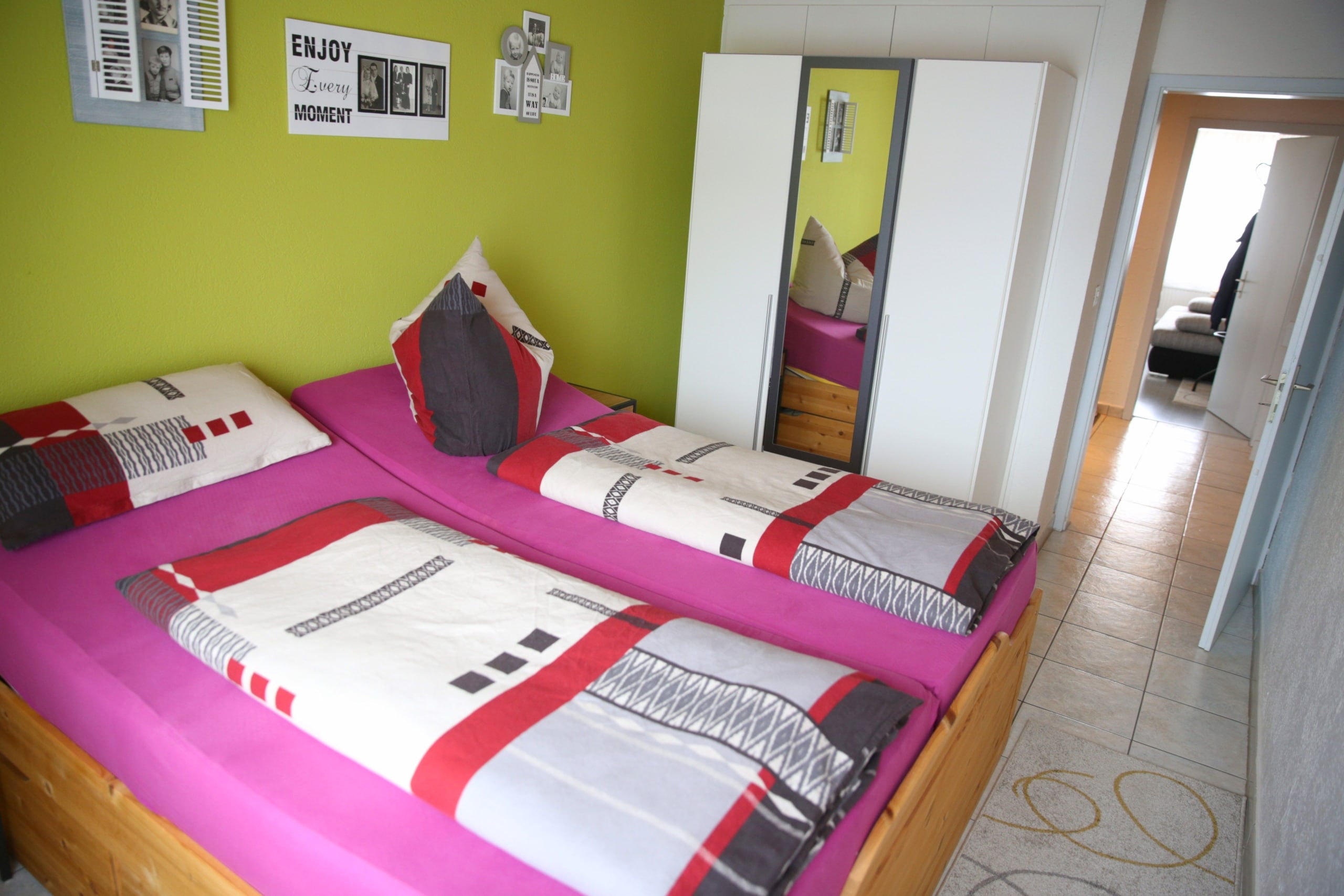 Zimmer-rechts2-scaled Attraktives Mehrfamilienhaus in Buttwil AG