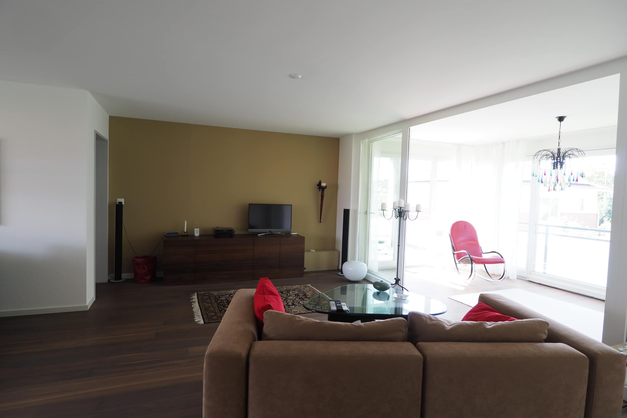 4.5-Zimmer-Wohnung mit eigenem Einstellhallenplatz in Oberwil