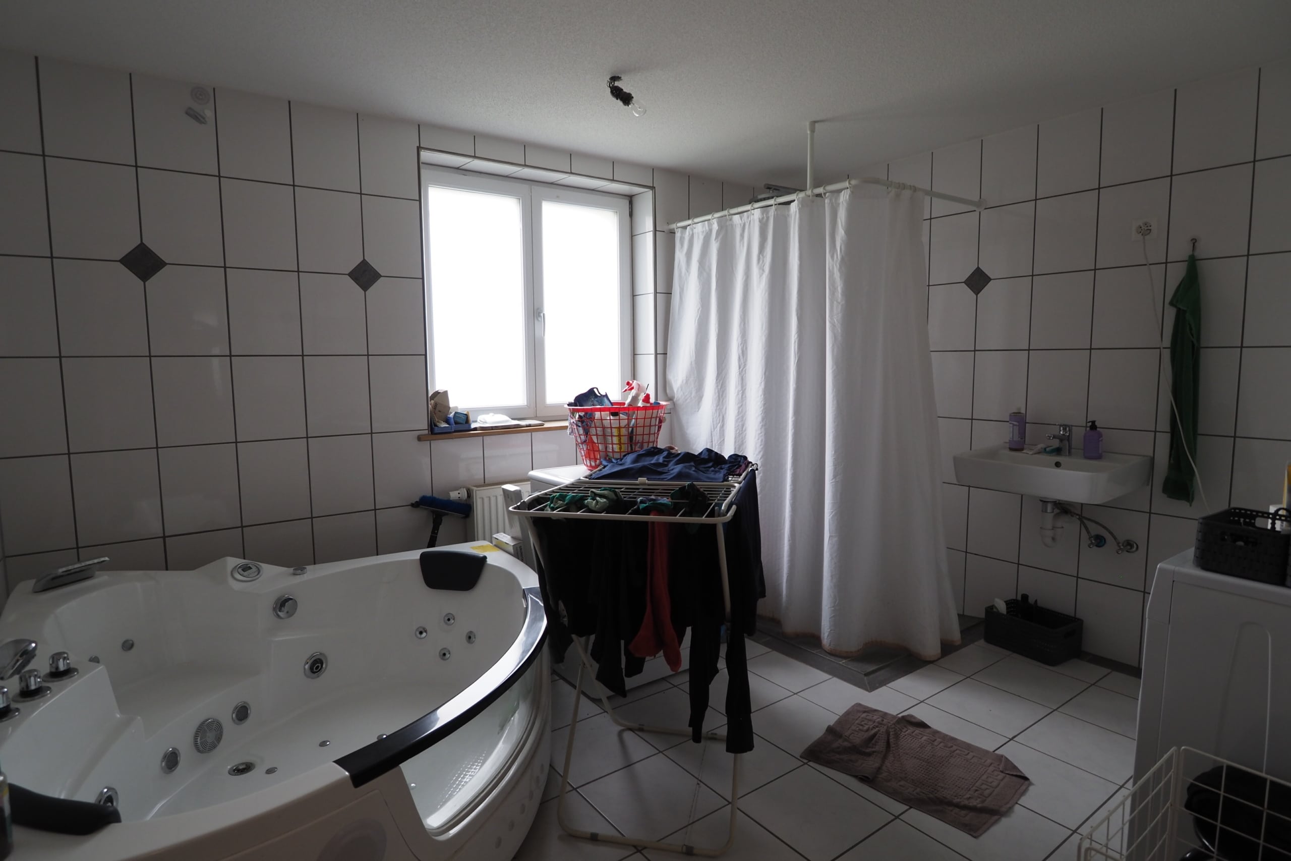 Mehrfamilienhaus mit 3 Wohnungen + Gewerbe in Inkwil